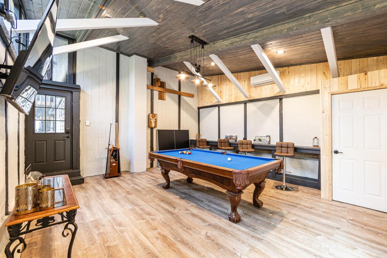 Fun Cabin With Hot Tub, Pool Table & Fire Pit - Big Blue Bryson City Buitenkant foto