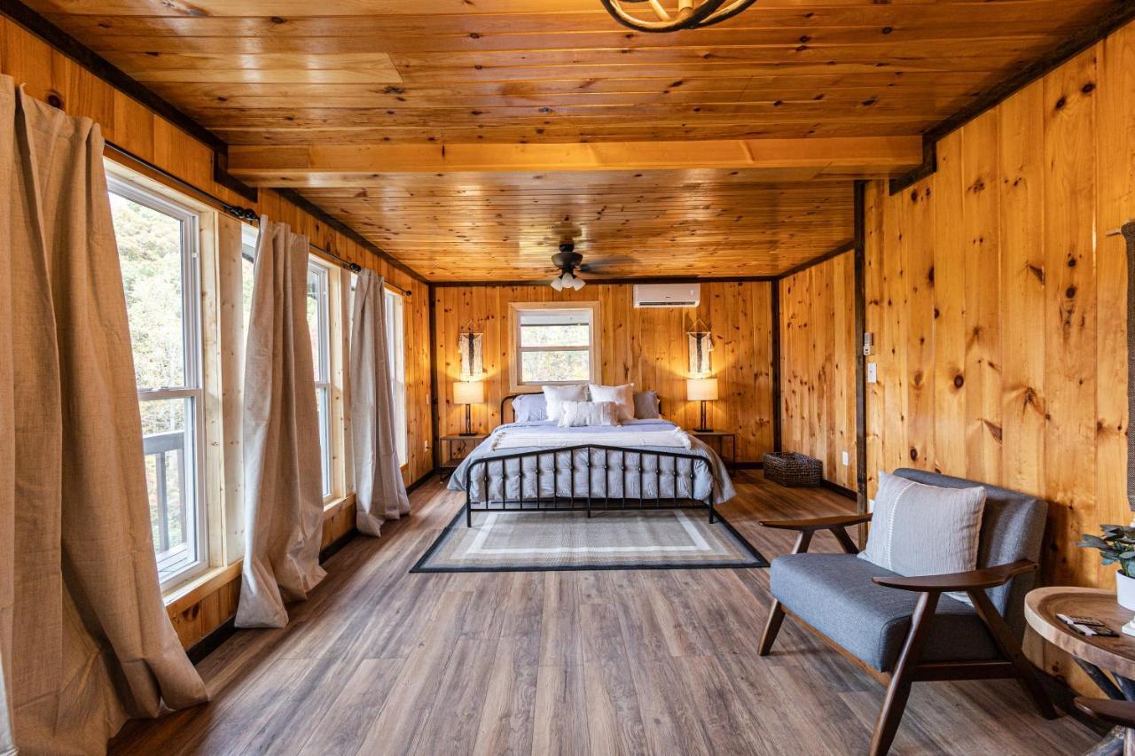Fun Cabin With Hot Tub, Pool Table & Fire Pit - Big Blue Bryson City Buitenkant foto