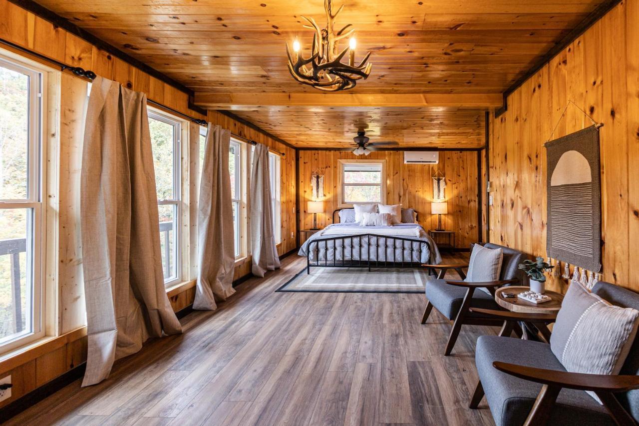 Fun Cabin With Hot Tub, Pool Table & Fire Pit - Big Blue Bryson City Buitenkant foto